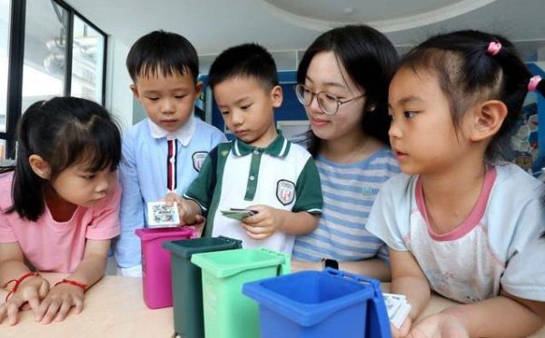 优配中国 幼儿园一年关2万所，孩子少了500万，教育路在何方？